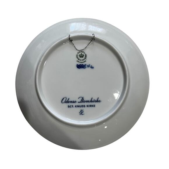 Vintage Royal Copenhagen Odense Domkirke Sct. Knuds Kirke Decorator Plate - Picture 2 of 2